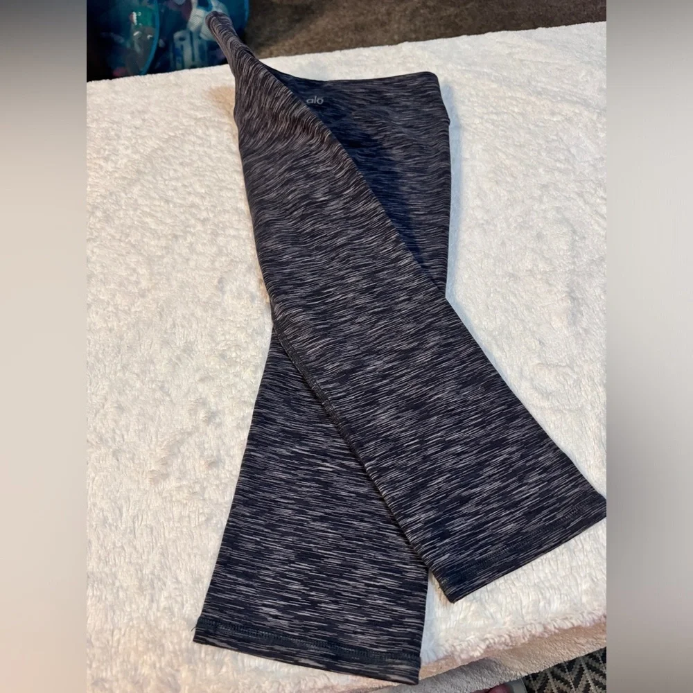 ALO Cropped Yoga Leggings 13” Waist